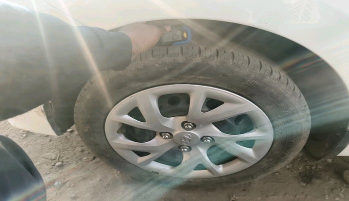 2017 Hyundai Grand i10 SPORTZ 1.2 KAPPA VTVT, Petrol, Manual, 58,219 km, tyre