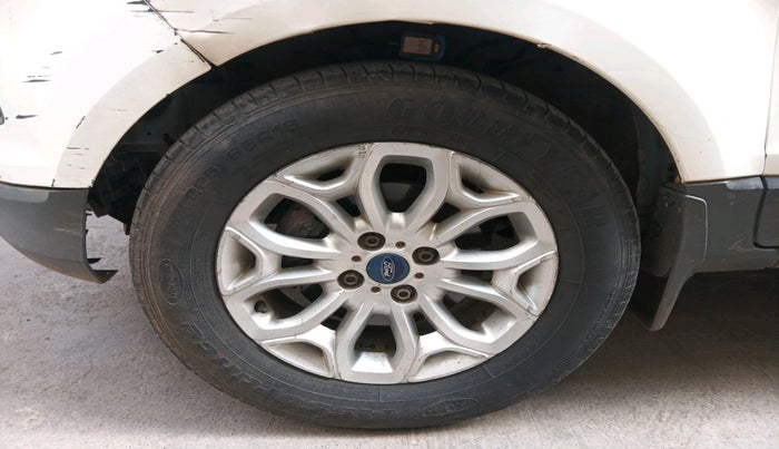 2016 Ford Ecosport TITANIUM 1.5L DIESEL, Diesel, Manual, 1,81,035 km, tyre