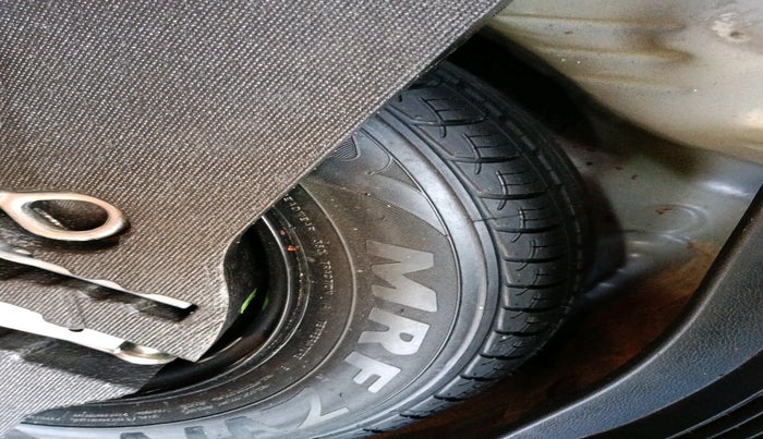 2016 Honda Jazz 1.2L I-VTEC V, Petrol, Manual, 97,987 km, tyre