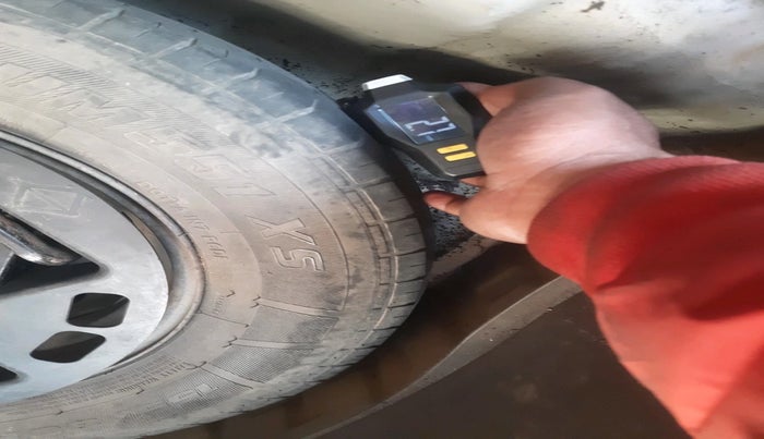 2012 Hyundai i10 SPORTZ 1.2, Petrol, Manual, 1,17,101 km, tyre