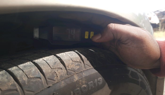 2012 Hyundai i10 SPORTZ 1.2, Petrol, Manual, 1,17,101 km, tyre