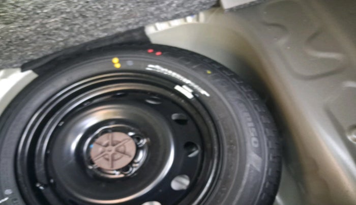 2023 Maruti IGNIS ZETA 1.2 AMT, Petrol, Automatic, 5,106 km, tyre