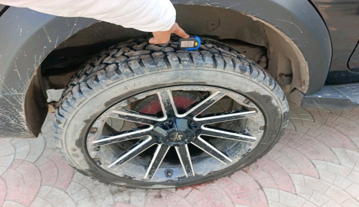 2022 Mahindra Thar LX D AT 4WD HT, Diesel, Automatic, 39,128 km, tyre