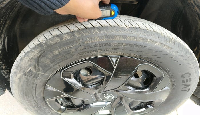 2025 Tata PUNCH ADVENTURE MT CNG , Petrol, Manual, 5,981 km, tyre