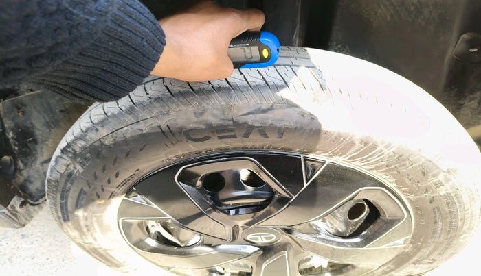 2025 Tata PUNCH ADVENTURE MT CNG , Petrol, Manual, 5,981 km, tyre