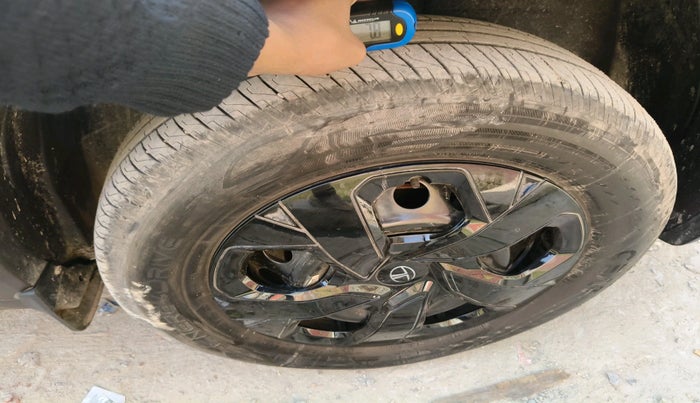 2025 Tata PUNCH ADVENTURE MT CNG , Petrol, Manual, 5,981 km, tyre