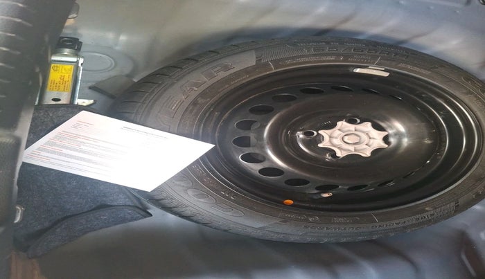 2014 Hyundai Grand i10 ASTA (O) 1.2 KAPPA VTVT, Petrol, Manual, 27,211 km, tyre