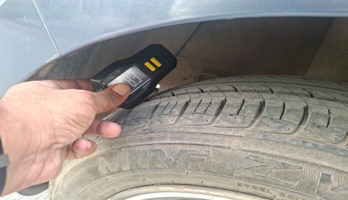 2014 Hyundai Grand i10 ASTA (O) 1.2 KAPPA VTVT, Petrol, Manual, 27,211 km, tyre