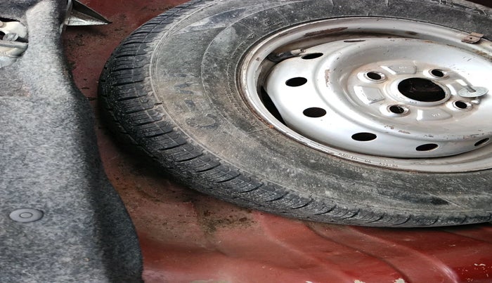 2010 Maruti Alto LXI, Petrol, Manual, 56,343 km, tyre