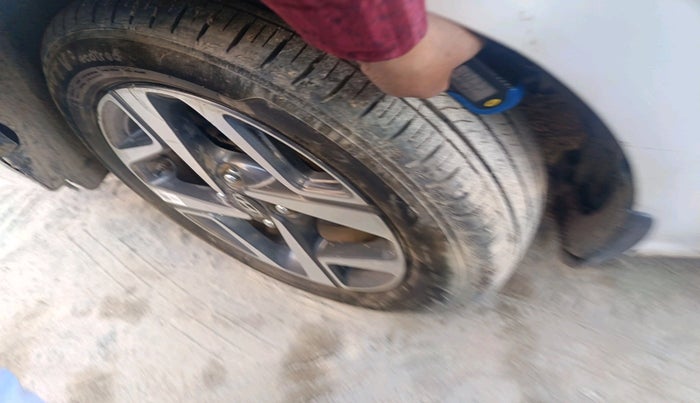 2025 Hyundai AURA SX 1.2 CNG, Petrol, Manual, 13,045 km, tyre