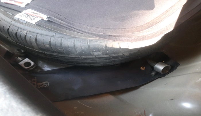 2021 Maruti Alto VXI, Petrol, Manual, 30,292 km, tyre