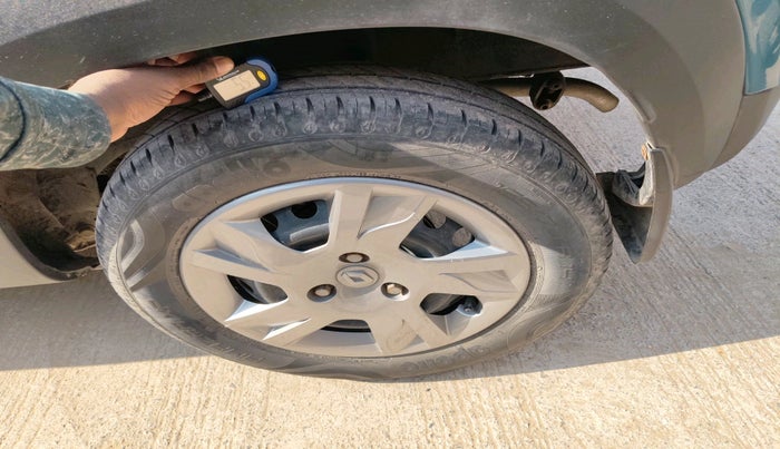 2021 Renault Kwid RXT 1.0 (O), Petrol, Manual, 26,077 km, tyre