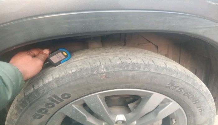 2016 Maruti Vitara Brezza ZDI, Diesel, Manual, 1,64,740 km, tyre