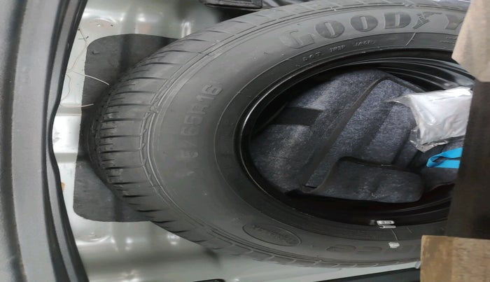 2022 KIA SELTOS HTK 1.5 PETROL, Petrol, Manual, 29,372 km, tyre