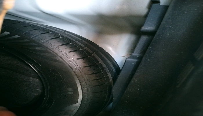 2024 Hyundai EXTER SX 1.2 CNG MT, Petrol, Manual, 31,217 km, tyre