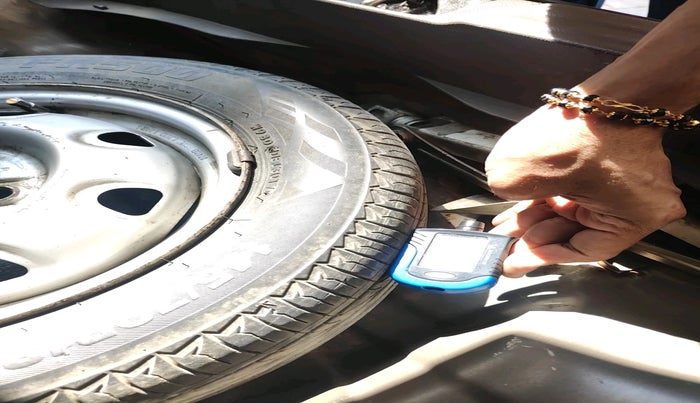 2010 Maruti Zen Estilo LXI, Petrol, Manual, 33,431 km, tyre