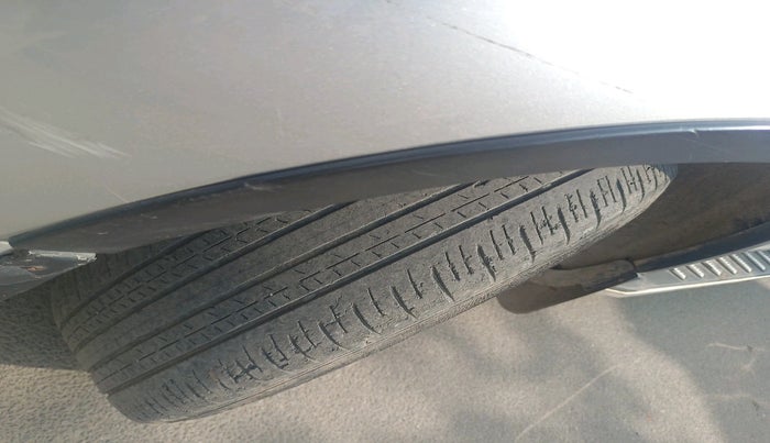 2015 Mahindra XUV500 W8, Diesel, Manual, 84,397 km, tyre