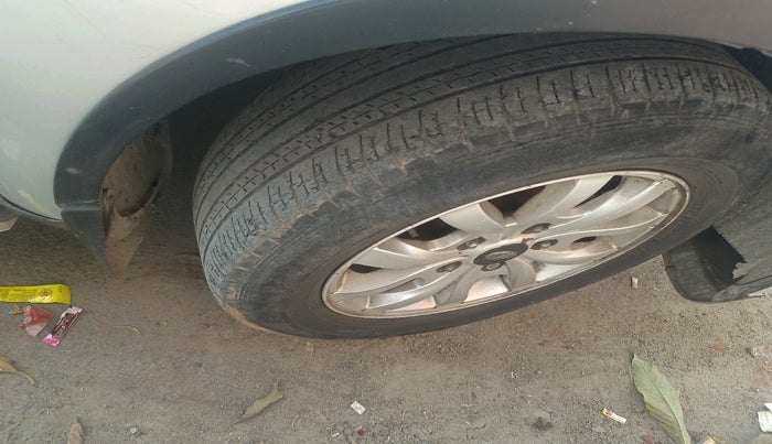 2015 Mahindra XUV500 W8, Diesel, Manual, 84,397 km, tyre