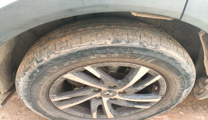 2022 Mahindra XUV700 AX 3 D MT 7 STR, Diesel, Manual, 85,483 km, tyre