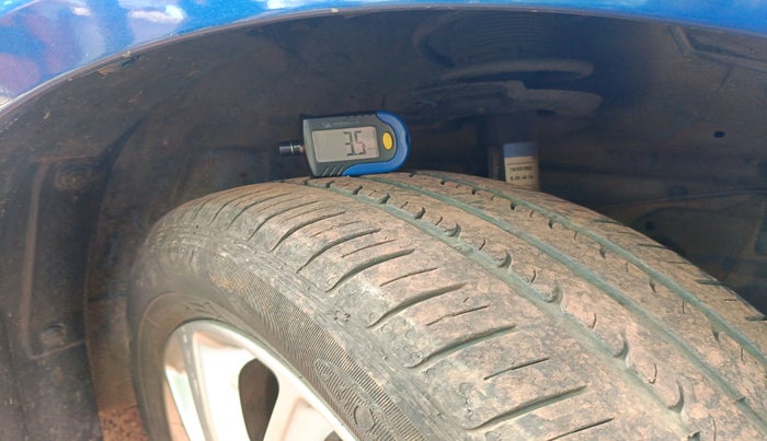 2012 Maruti Swift ZXI, Petrol, Manual, 62,172 km, tyre