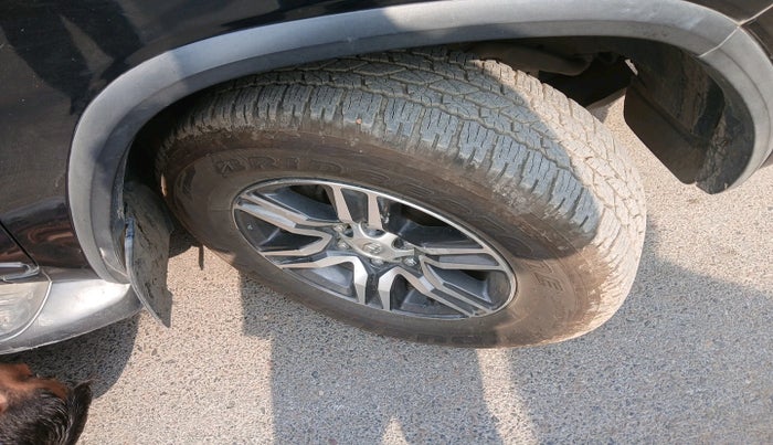 2020 Toyota Fortuner 2.8 4X2 MT, Diesel, Manual, 82,369 km, tyre