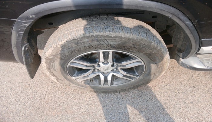 2020 Toyota Fortuner 2.8 4X2 MT, Diesel, Manual, 82,369 km, tyre