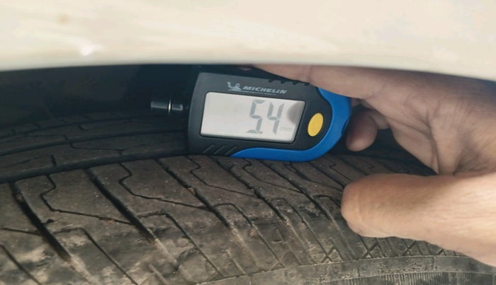 2018 Maruti Swift LXI, Petrol, Manual, 64,820 km, tyre