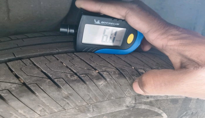 2018 Maruti Swift LXI, Petrol, Manual, 64,820 km, tyre