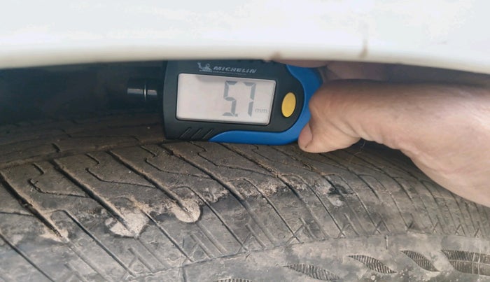 2018 Maruti Swift LXI, Petrol, Manual, 64,820 km, tyre