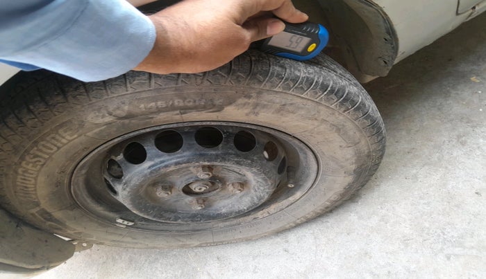 2017 Maruti 800 Riviera Edition, Petrol, Manual, 61,395 km, tyre