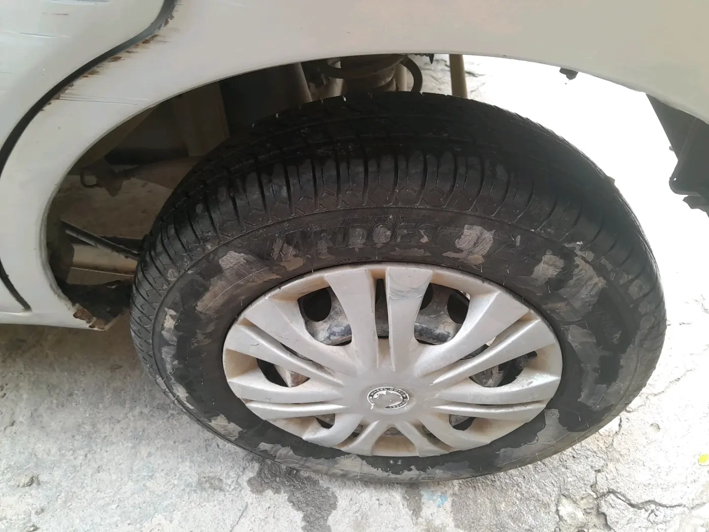 2017 Maruti 800 Riviera Edition, Petrol, Manual, 61,395 km, tyre