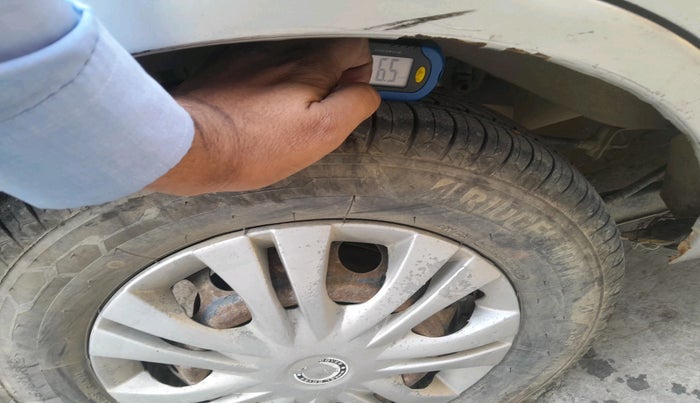 2017 Maruti 800 Riviera Edition, Petrol, Manual, 61,395 km, tyre