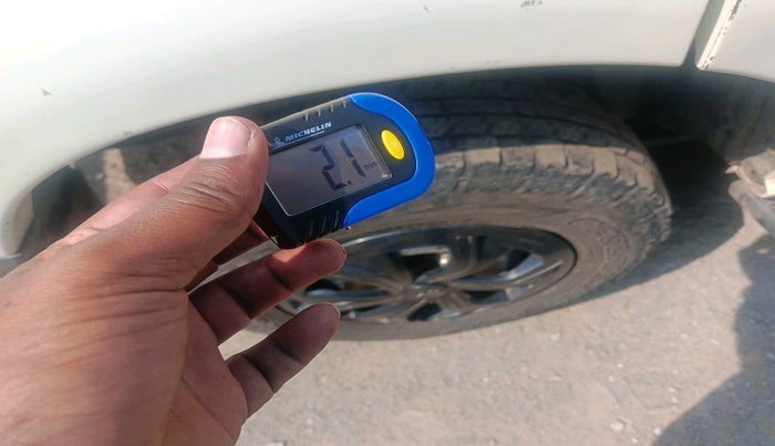 2015 Mahindra Scorpio S2, Diesel, Manual, 1,78,097 km, tyre