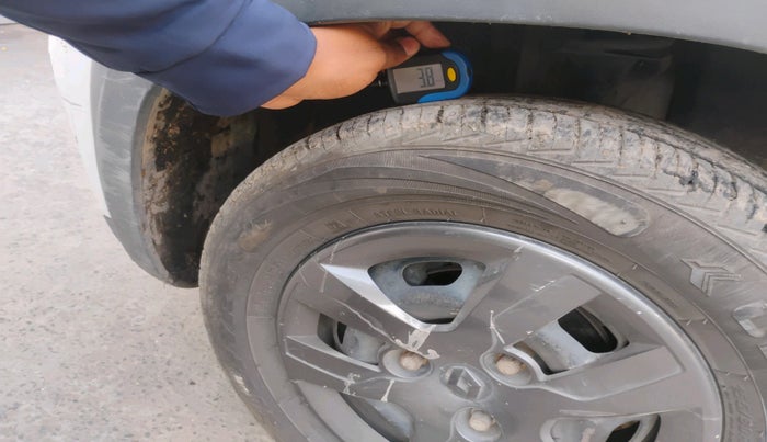 2018 Renault Kwid RXT 1.0 (O), Petrol, Manual, 72,011 km, tyre