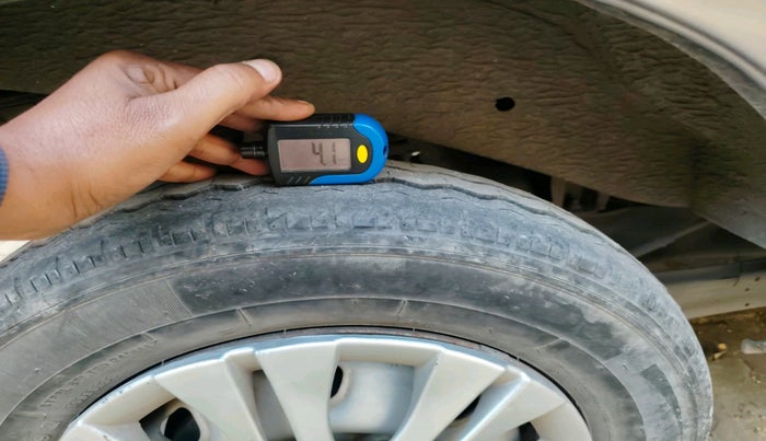 2011 Maruti Eeco 5 STR WITH A/C+HTR, Petrol, Manual, 55,778 km, tyre