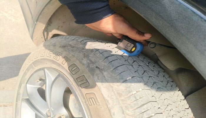 2021 Tata Harrier XZA 2.0L, Diesel, Automatic, 97,968 km, tyre