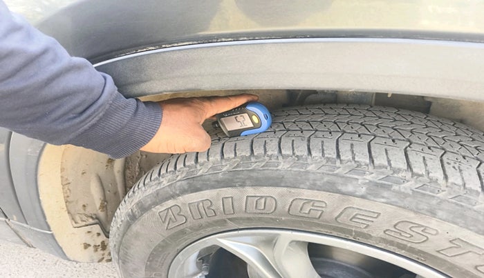 2021 Tata Harrier XZA 2.0L, Diesel, Automatic, 97,968 km, tyre