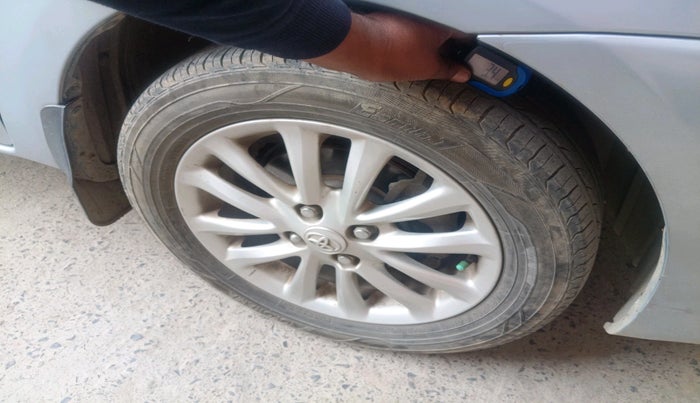 2011 Toyota Etios V, Petrol, Manual, 76,421 km, tyre