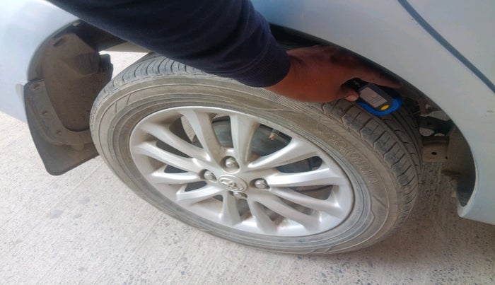 2011 Toyota Etios V, Petrol, Manual, 76,421 km, tyre