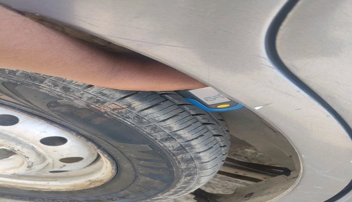 2013 Maruti Wagon R 1.0 LXI CNG, Petrol, Manual, 1,12,462 km, tyre