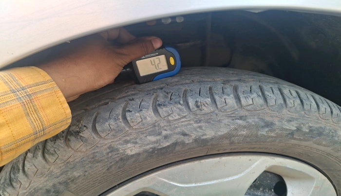 2016 Tata Tiago XT PETROL, Petrol, Manual, 19,445 km, tyre