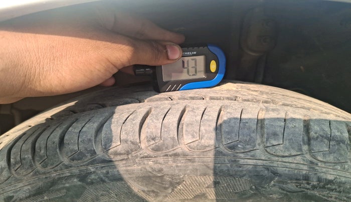 2016 Tata Tiago XT PETROL, Petrol, Manual, 19,445 km, tyre