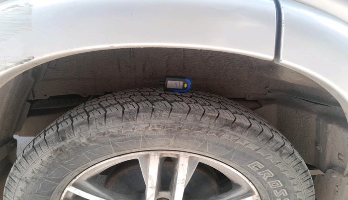 2016 Mahindra Scorpio S6 PLUS, Diesel, Manual, 1,65,886 km, tyre