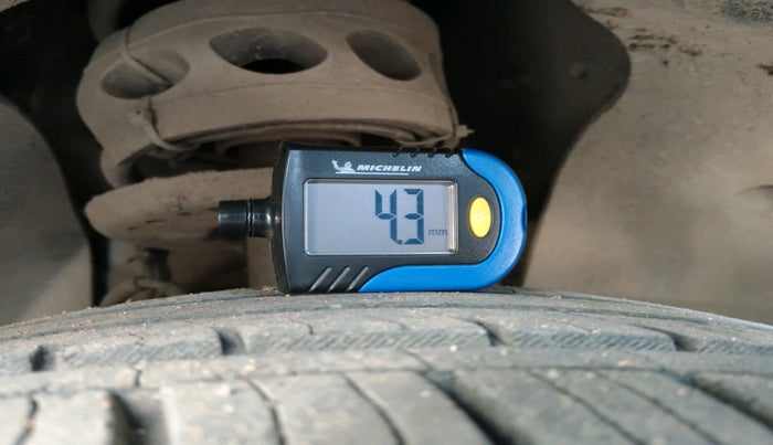 2017 Mahindra XUV500 W6, Diesel, Manual, 67,973 km, tyre