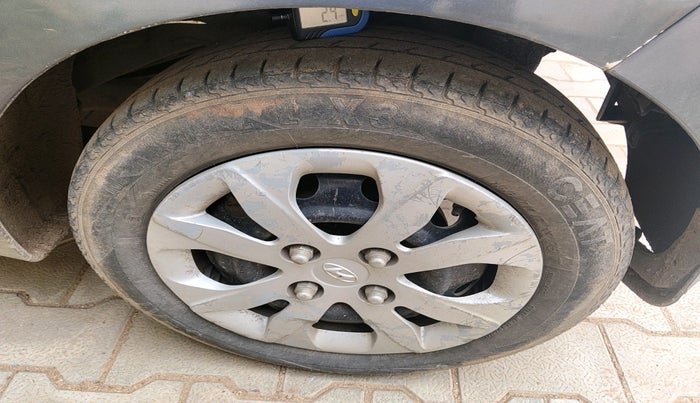 2014 Hyundai Eon MAGNA +, Petrol, Manual, 82,587 km, tyre