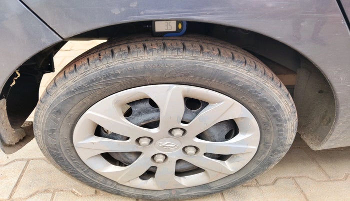 2014 Hyundai Eon MAGNA +, Petrol, Manual, 82,587 km, tyre