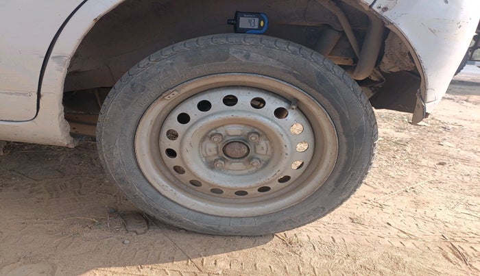 2010 Maruti Wagon R 1.0 VXI, Petrol, Manual, 1,21,093 km, tyre