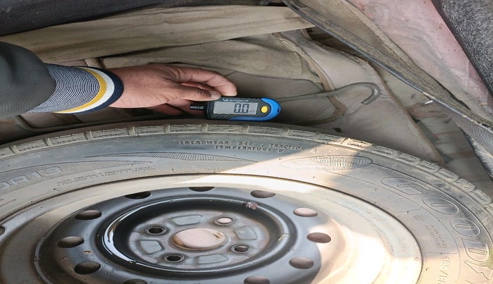 2010 Maruti Wagon R 1.0 VXI, Petrol, Manual, 1,21,093 km, tyre