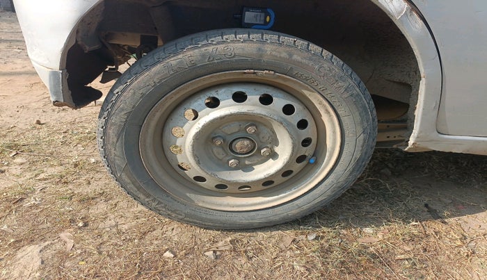 2010 Maruti Wagon R 1.0 VXI, Petrol, Manual, 1,21,093 km, tyre