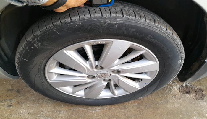 2016 Maruti Swift ZDI, Diesel, Manual, 1,15,243 km, tyre